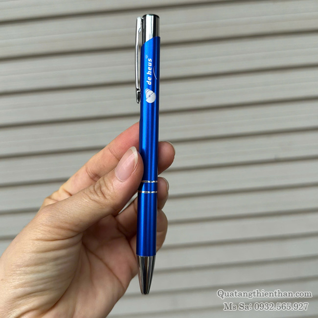 Bút Bi Kim Loại màu xanh Bút Bi Kim Loại màu xanh